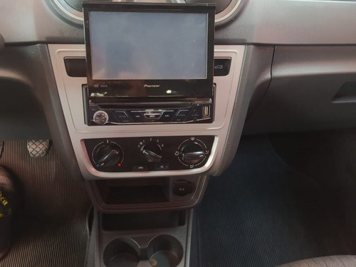 Imagem 6 de 9 de Voyage City 1.0 Mi 8v Flex 4p Manual