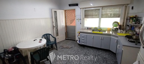 Casa En Venta De 4 Ambientes En Villa Adelina, Vicente López