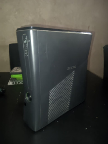 Consola Xbox 360 Con Todas Sus Cosas .anda Muy Bien (Usado)