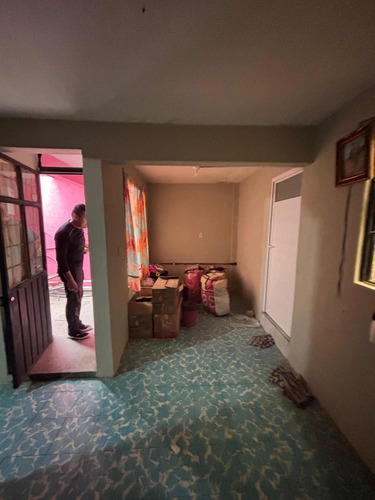 Excelente Casa Con 4 Departamentos