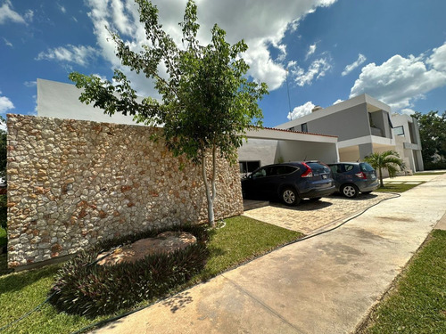 Casa En Venta Una Planta En Mérida Yucatán, Privada Bosques 