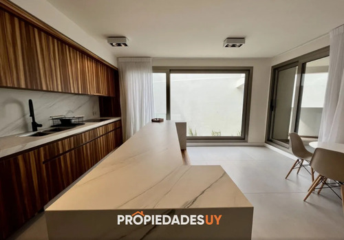 Venta - 4 Dormitorios + Dependencia - Manantiales -moorea Bay