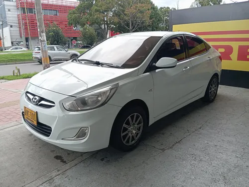 Hyundai Accent 1.6l 4 p