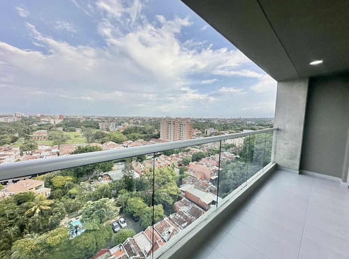 Apartamento Colinas De Guadalupe. Piso 6.