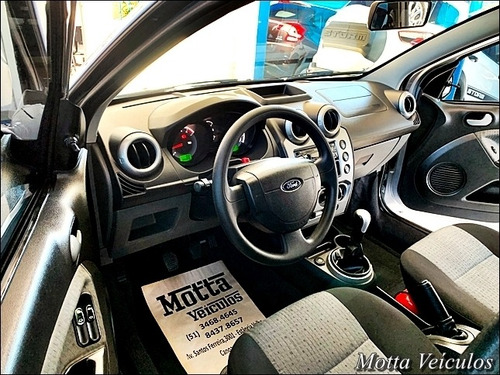 Imagem 5 de 8 de Ford Fiesta Sedan 1.6 16v