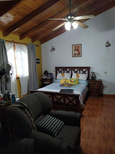 Casa En 2 Plantas Con Local En Buena Ubicacion!!!