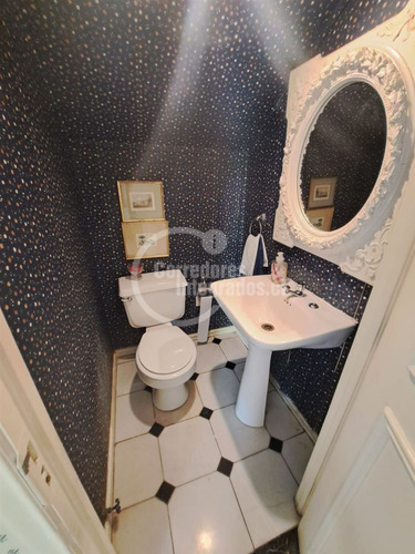 Casa En Venta De 5 Dorm. En Lo Barnechea