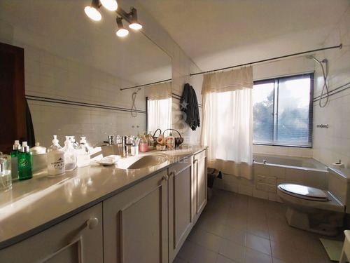 Casa 6 Dormitorios, Con Gran Terreno Y Buena Conectividad