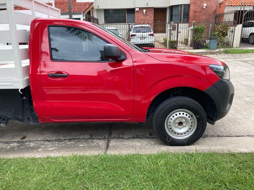 Imagen 4 de 10 de Nissan Np300 Estacas 2020