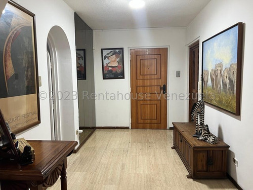 209m2 Apto En Las Mesetas De Santa Rosa De Lima, Pisos De Mármol En Las Áreas Sociales Con Insuperable Vista Al Avila,, Mls#24-14385