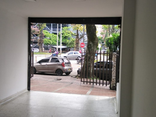 Imagen 6 de 30 de Casa Tres Pisos Tequendama