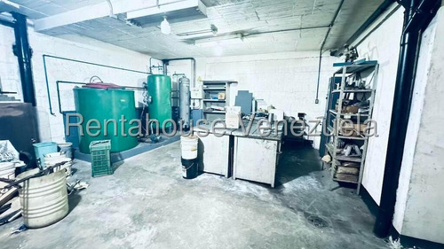 Y.t. Galpón En Venta, Sarría Mls #25-12782