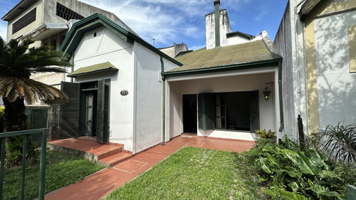 Fisherton: Muniagurria Y Córdoba, Amplisimo Jardín