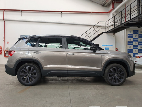 Imagen 23 de 25 de Volkswagen Taos 1.4 Tsi 250 Tsi Highline My22 0km Dcolores