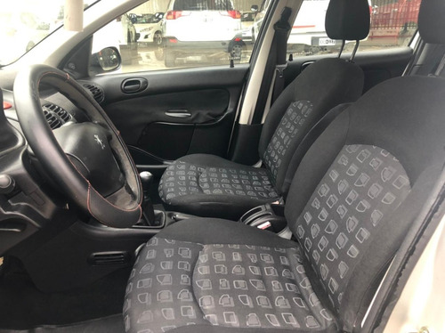 Imagen 8 de 10 de Peugeot 206 Sw Confort 1.6 2006