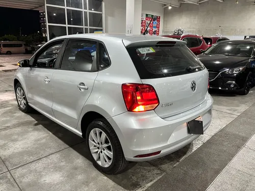 Volkswagen Polo 1.6 L4 Tiptronic At