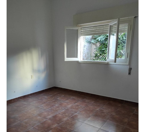 Imagen 5 de 18 de Casa Interna En Excelente Estado, Compuesta Por Dos Departamento Con Acceso Independiente, Uno De 2 Dormitorios En Planta Baja Y Otro De 1 Dormitorio En Planta Alta.