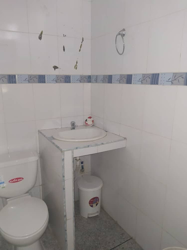 Imagen 9 de 20 de Perfecto Para Remodelar En Pleno Centro De Maracay Espacioso Apto.170 Mts2