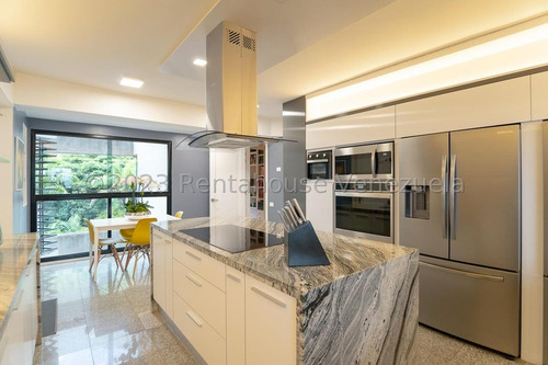 Espectacular Apartamento En Alquiler En Los Palos Grandes #24-17143 Josmary Sanjuan