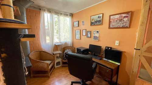 Casa En Venta De 4 Dorm. En Buín