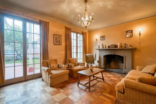 Venta Casona Con Gran Jardín En Barrio Suárez Muji...