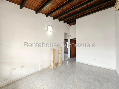 Linda Casa En Venta Urb Los Sauces Prolongación Av Aragua 25-18599 Hc