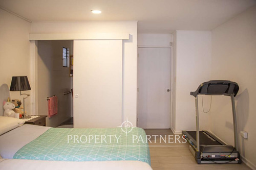Venta De Propiedad Con Dos Casas En Sector Residen...