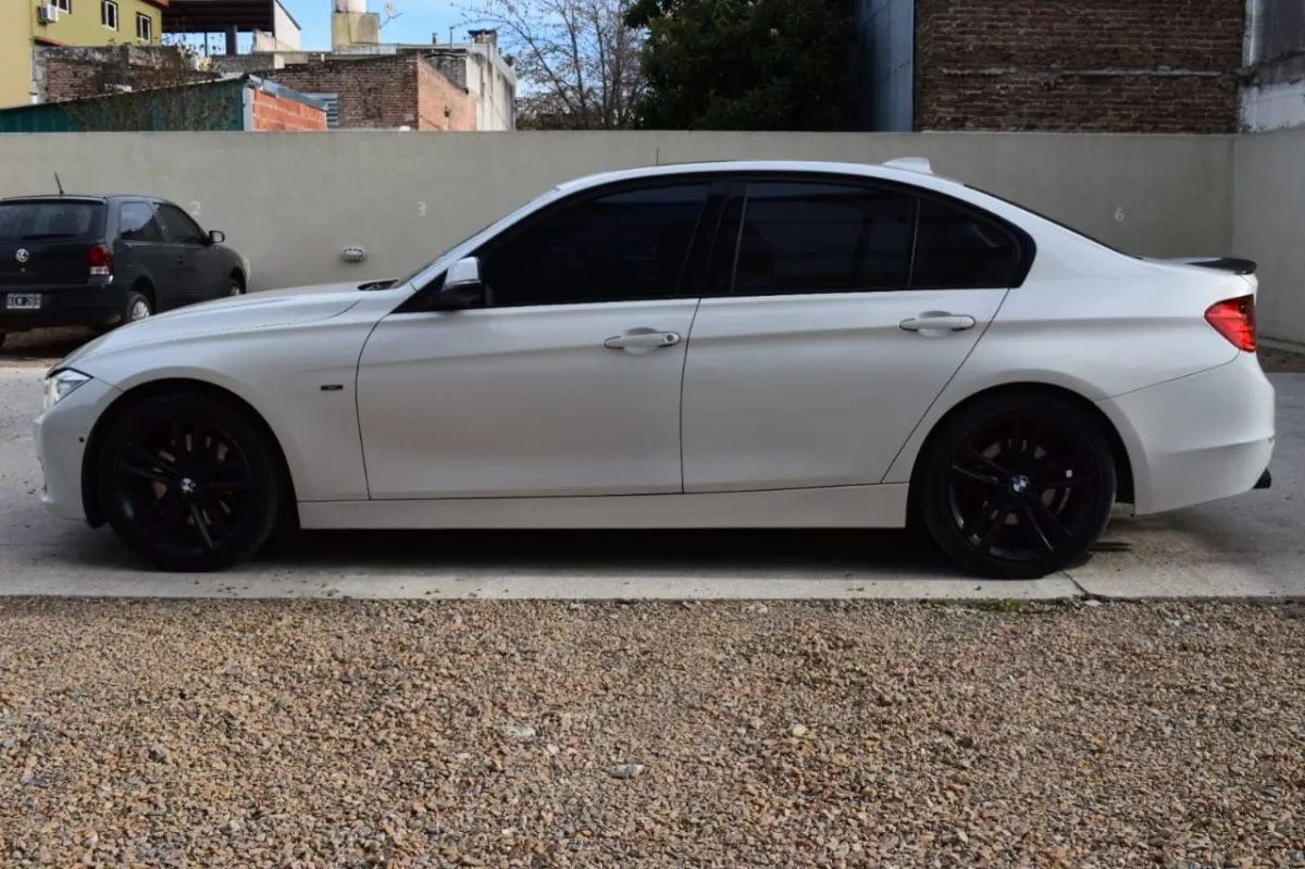 BMW Serie 3 2.0 328i Sedán Sport 245cv