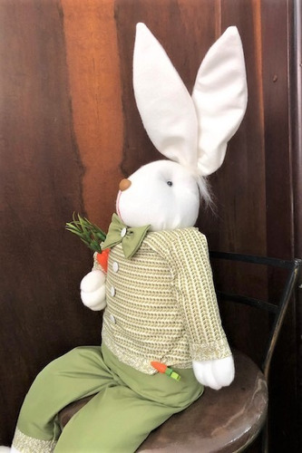 Imagem 2 de 5 de Coelho Sentado Decorativo Em Tecido 90cm