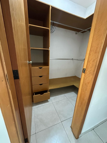 Apartamento En Alquiler En La Trigaleña, Residencias Plaza Asturias.