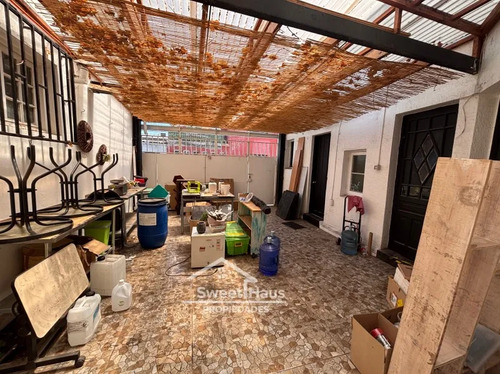 Arriendo Casa Comercial En Barrio Italia, Providencia