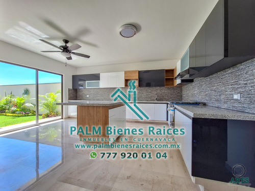 Casa Sola Con Alberca En Fraccionamiento Con Acceso Controlado, 4 Recámaras, 4.5 Baños, 3 Estacionamientos, Xochitepec, Morelos