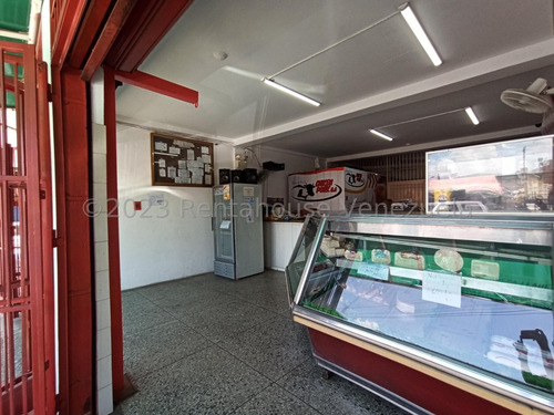 Vende Frigorífico Con Excelente Punto Comercial, Zona Muy Concurrida De Turmero Aragua 24-1133 Irrr