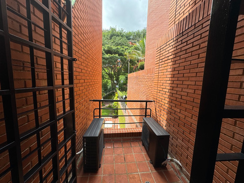 Hermoso Townhouse En La Boyera Con 247 M2 De Construcción Y 128 M2 De Jardín