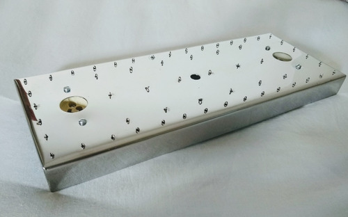 Imagem 5 de 6 de Base De Aço Inox Retangular 32,5 X 12,5 Cm Lustres 56 Furos
