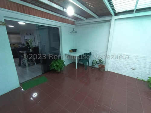 Imagen 21 de 30 de Hermoso Townhouse Ubicado En Conjunto Cerrado Con Pozo, Vigilancia Privada Y Doble Porton De Acceso, Es Moderno Y Tendencia Minimalista, Cuenta Con Su Cocina Empotrada Equipada, Pisos Laminados