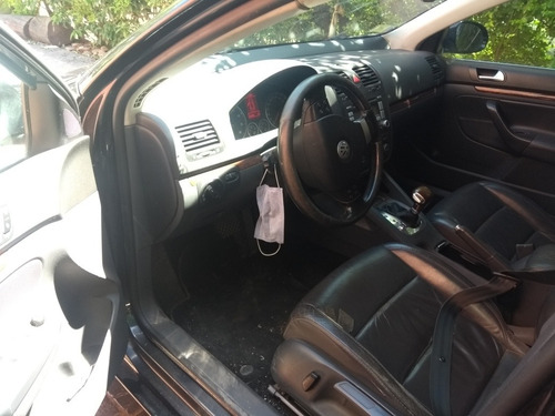 Volkswagen Vento 2.5 A.t Luxury