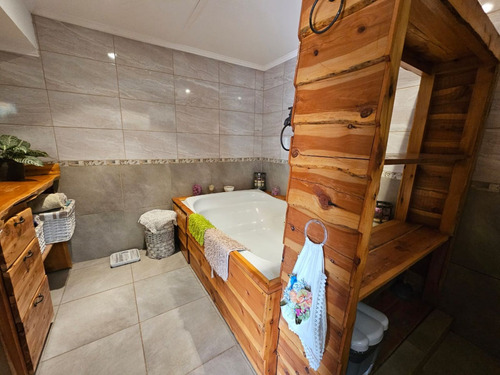 Casa De 2 Dormitorios C/quincho En Esquel-chubut-