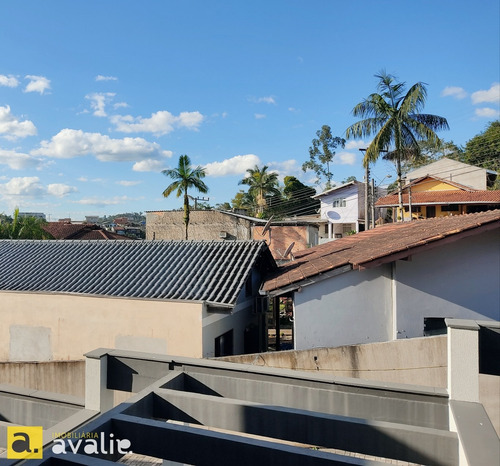 Imagem 10 de 15 de Lindo Sobrado Na Escola Agrícola! - 6003162v