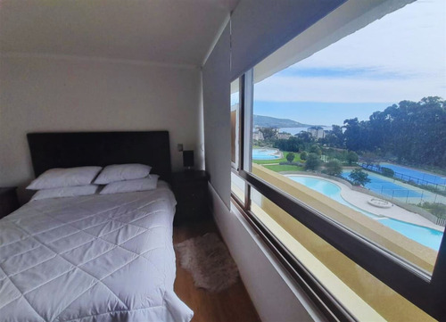 Departamento En Venta De 4 Dorm. En Papudo