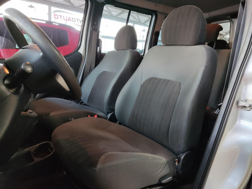Imagem 9 de 12 de Fiat Doblò 1.8 Mpi Essence 7l 16v Flex 4p Manual
