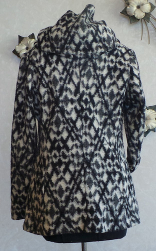 Chaqueta Umbrale Rayon Abrigada Blanco Y Negro 40 (Usado)