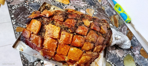 Pata De Cerdo Con Figazitas Y Salsa....