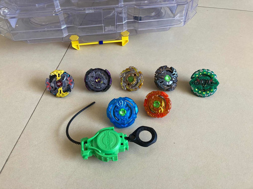 Beyblade Burst Playset Torre De Batalla Y 7 Beyblades (Usado)