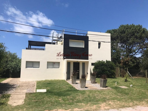 Muy Linda Casa En Manantiales- Ref: 16202