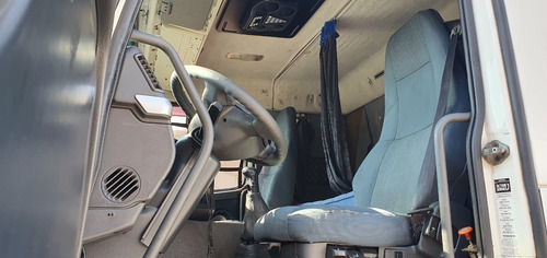 Imagem 10 de 12 de Volvo Fm 370 6x2 Trucado