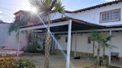 Re/max 2mil Vende Casa Con 5 Anexos, Urb. Vistamar, Agua De Vaca, Mun. Maneiro, Isla De Margarita, Edo. Nueva Esparta