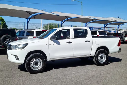 Toyota Hilux 2.8 Tdi Cabina Doble Mt
