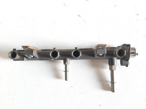Riel Inyectores Vw Pointer 1.8l 2 Puertas 2000-2008 (Usado)
