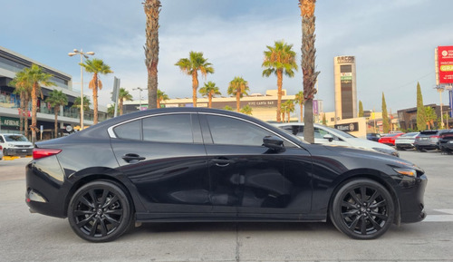 Mazda 3 Carbon Edition 2023